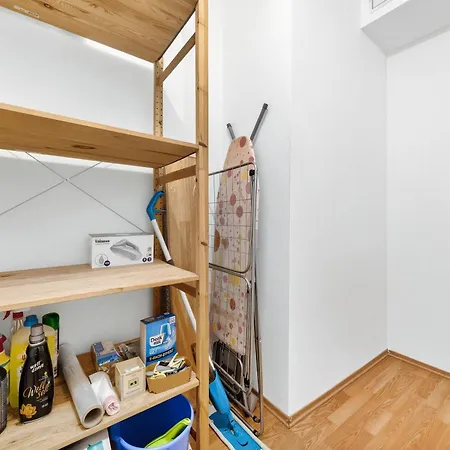 Modern Near Centre - Balcony
